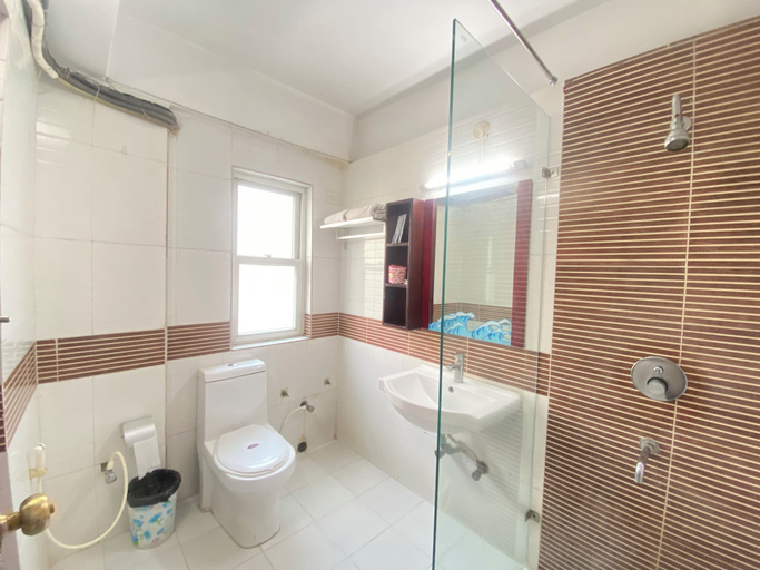 Bathroom 4, Astoria Hotel, Kolkata