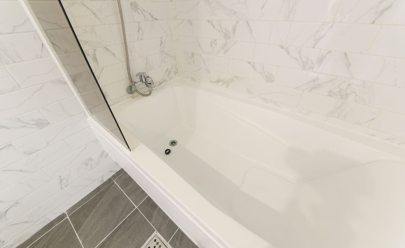 Bathroom 3, Brown-Dot Songdo, Saha
