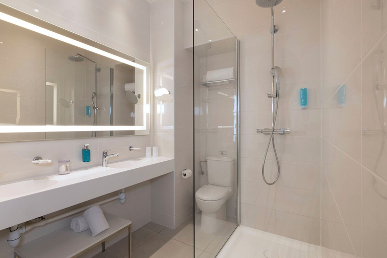 Bathroom 4, Hotel 64 Nice, Alpes-Maritimes