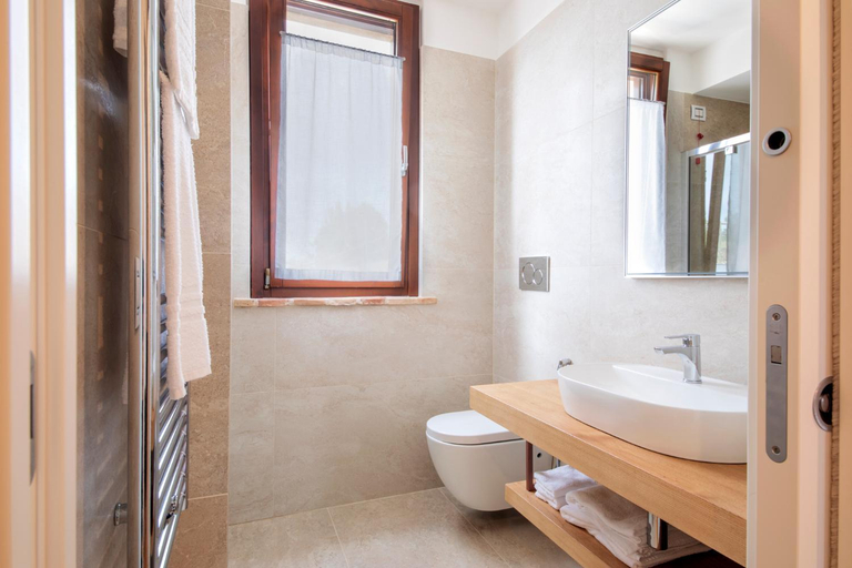 Bathroom 5, Agrirelais Collelago, Ascoli Piceno