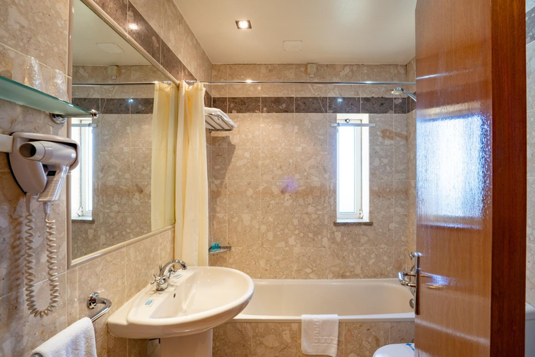 Bathroom 4, Hotel Ulveira, Oliveira de Frades