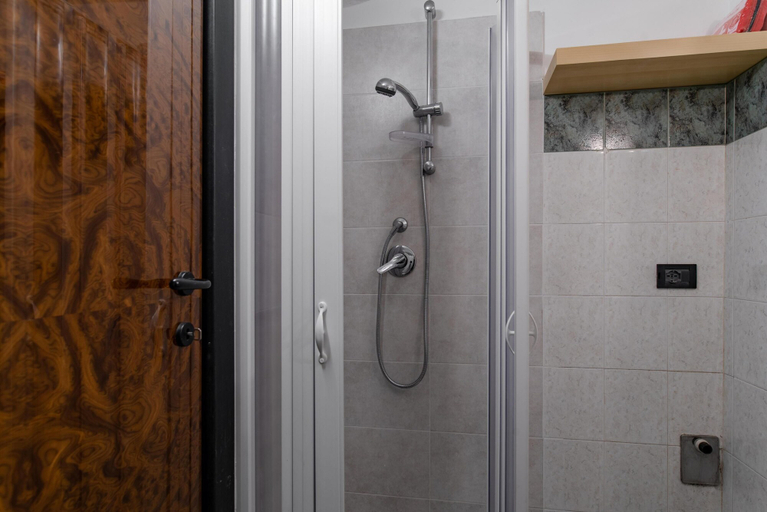 Bathroom 5, Vittorio Emanuele II - Apartment, Torino