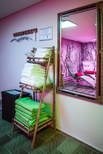 Bedroom 2, Hotel-Restaurant Zur Krone, Limburg-Weilburg