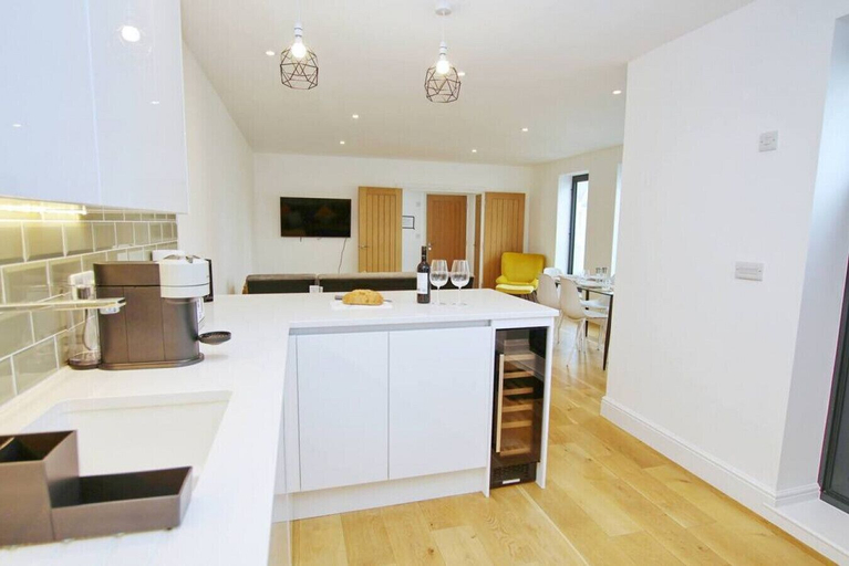 Others 5, Sea View Terrace Near Beach 2 Apartments, West Sussex