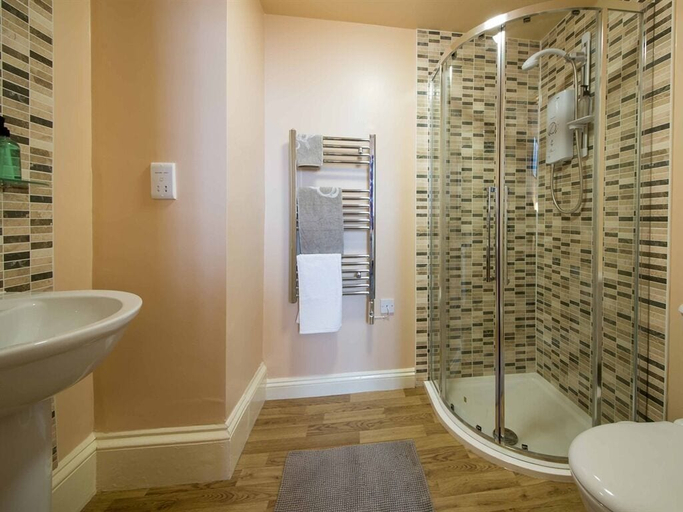 Bathroom 5, The Albert, North Yorkshire