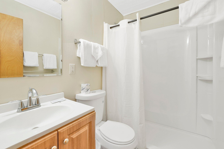 Bathroom 4, Twin Pines #111, San Bernardino