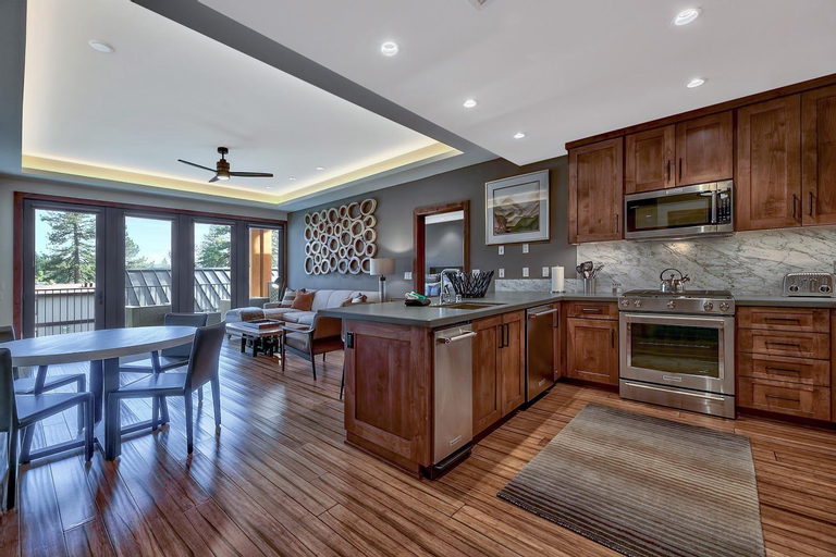 Dining Room 8
