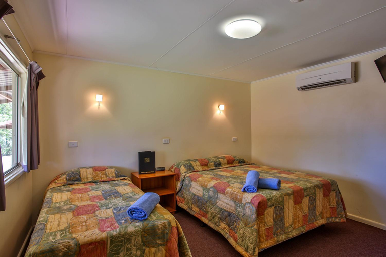 Bedroom, Kimberley Hotel, Halls Creek