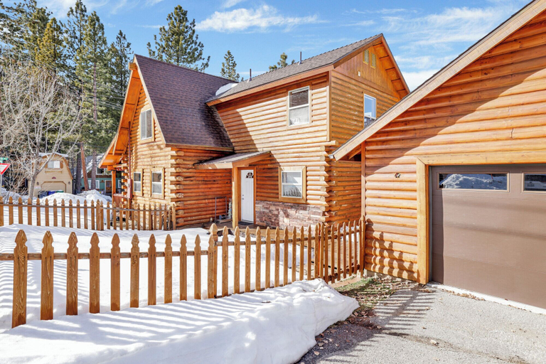 Exterior & Views 2, Binky's Mountain Hideaway #2455, San Bernardino