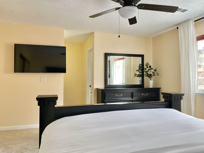 Bedroom 2, DT Reno - Classy Vacation Home w Backyard Patio, Washoe