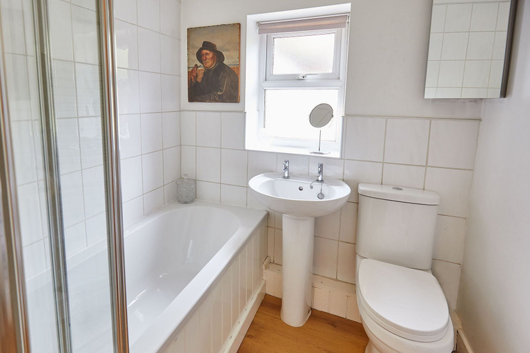 Bathroom 4, Host Stay Elliott Terrace, Northumberland
