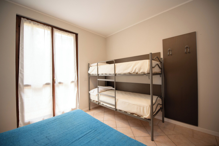 Bedroom 2, Appartamento Stefano, Brescia