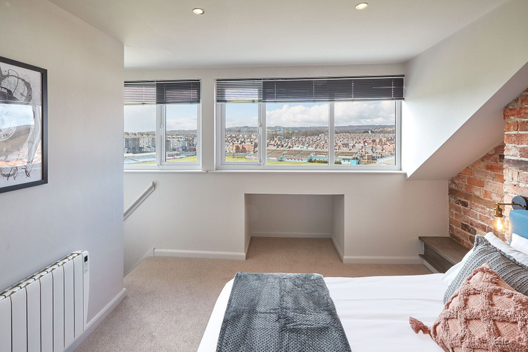 Room 4, Host Stay Wicket View North Marine House, North Yorkshire