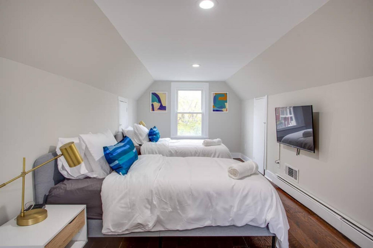 Room 4, Pet Friendly 3BR Arlington Close to Metro Fast Wifi, Arlington