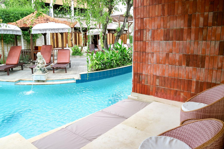 Swimming Pool 22