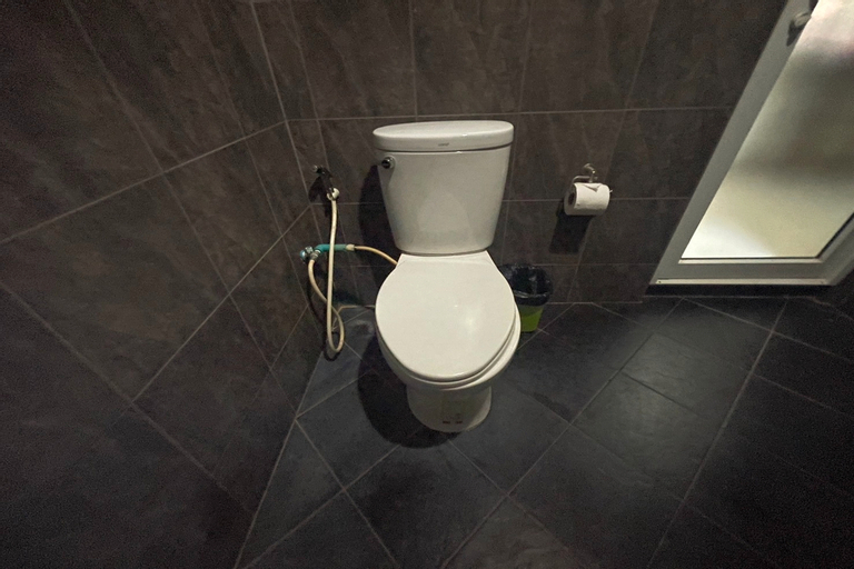 Bathroom 16