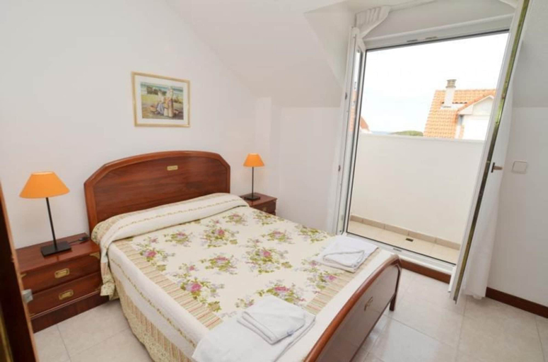 Bedroom 3, Apartment in Isla, Cantabria 103645 by MO Rentals, Cantabria