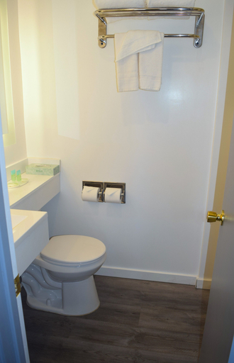 Bathroom 3, SF Central Hotel, San Francisco