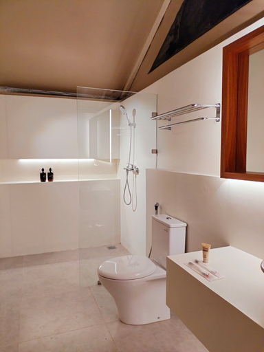 Bathroom, Kadena Glamping Dive Resort - Muna Island, Buton