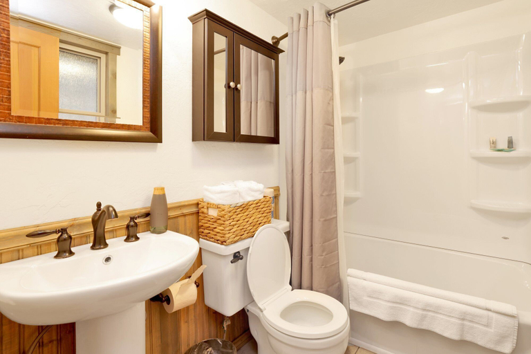 Bathroom 3, Tree TOP Tranquility #2263, San Bernardino