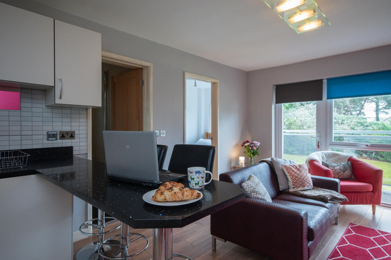 Others 5, Fairwinds in Poole With 2 Bedrooms and 1 Bathrooms, Poole