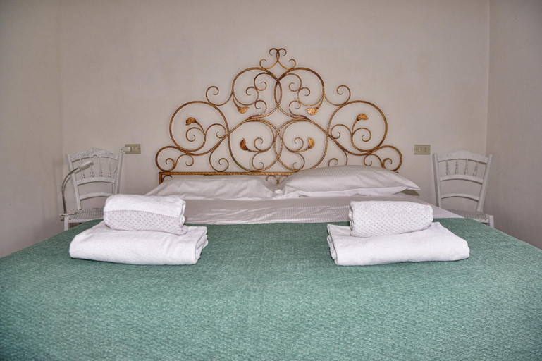 Bedroom 2, Coral Blue by Wonderful Italy, Como