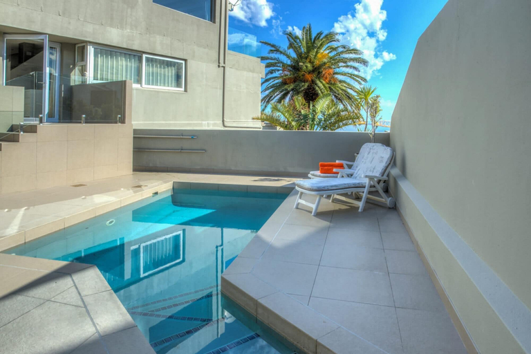 Sport & Beauty, Modern Apartment in Camps Bay w Private Pool Houghton Steps, City of Cape Town