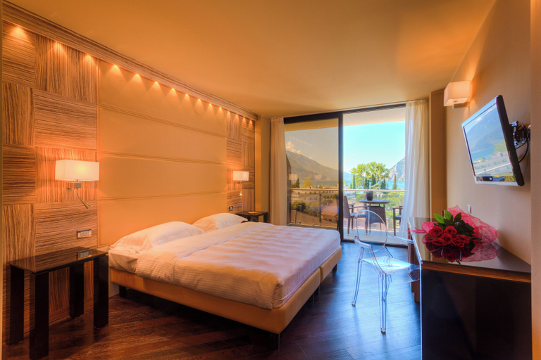 Bedroom 3, Garda Suite Hotel ****S - Tonelli Hotels, Trento