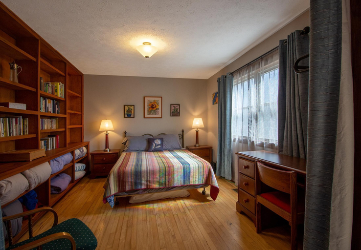 Bedroom 3, Private Retreat w Pool Hot Tub and Dining Hall, Monroe