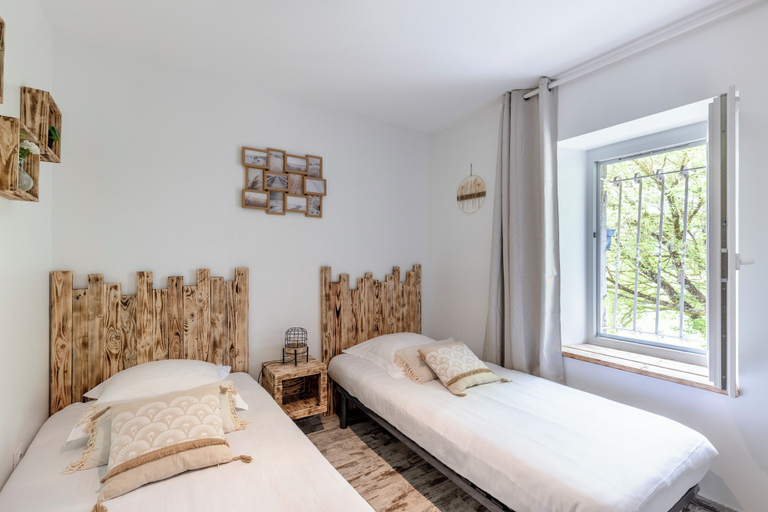 Bedroom 4, Château Pierre de Montignac, Gironde