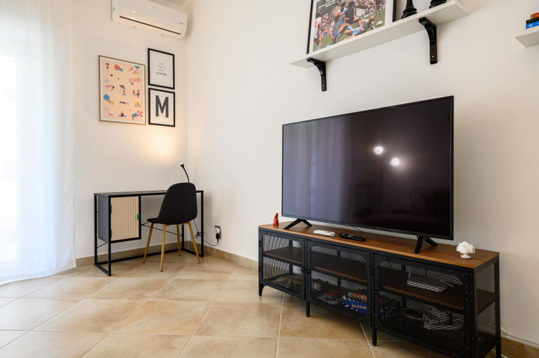Room 2, Via Consalvo 120 A in Naples, Napoli