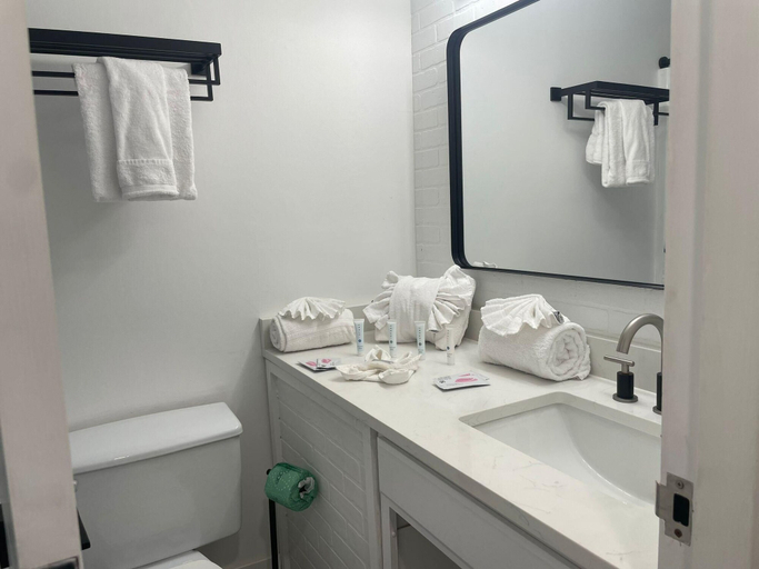 Bathroom 4, Top Of The Gulf 815, Bay
