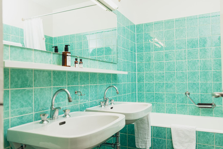 Bathroom 4, Kurhaus Lenzerheide, Albula