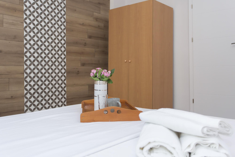 Others 4, Sunny and Modern 1bdr Apartment in the Center, Stolichna