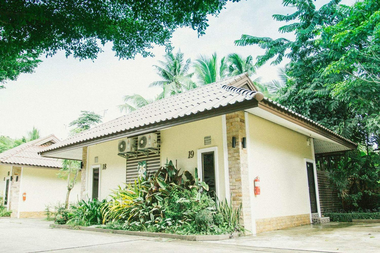 Exterior 5