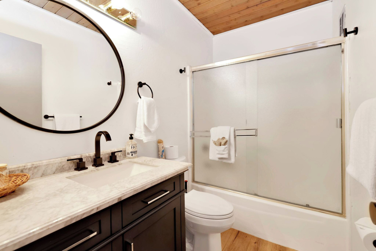 Bathroom 4, Switzerland Slopes #2125, San Bernardino