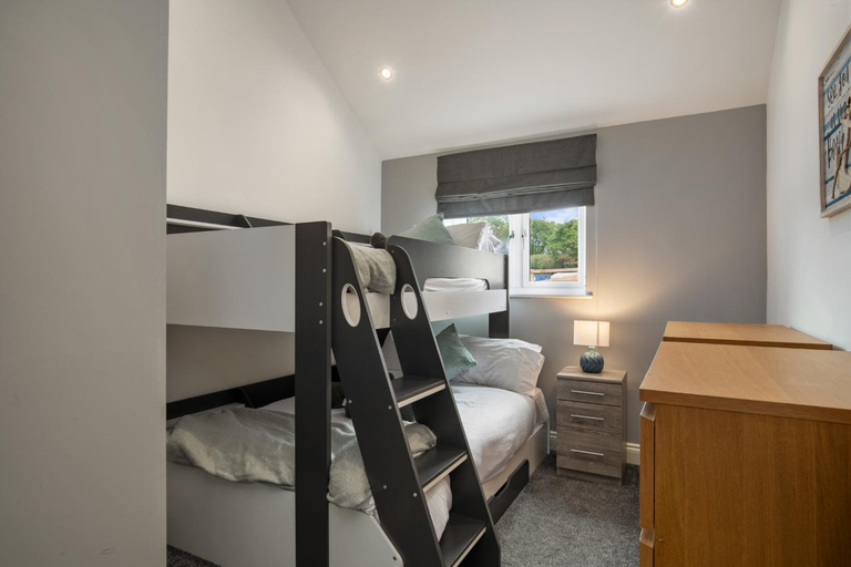 Bedroom 2, Pine Cottage, Pembrokeshire