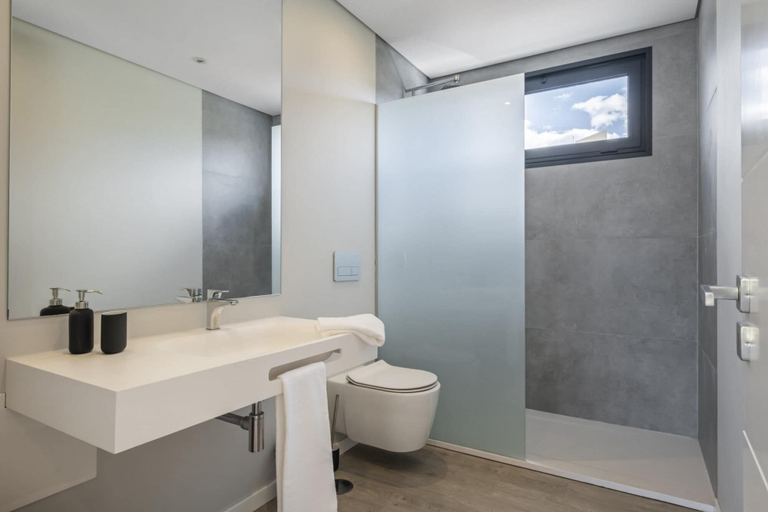 Others 4, Tower Penthouse by Homie, Funchal