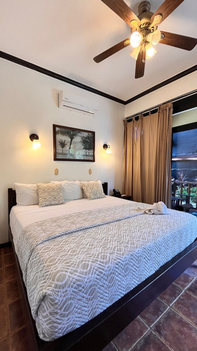 Bedroom 4, The Backyard Hotel, Garabito