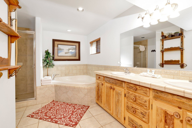Bathroom 3, Fishermans Paradise #1792, San Bernardino