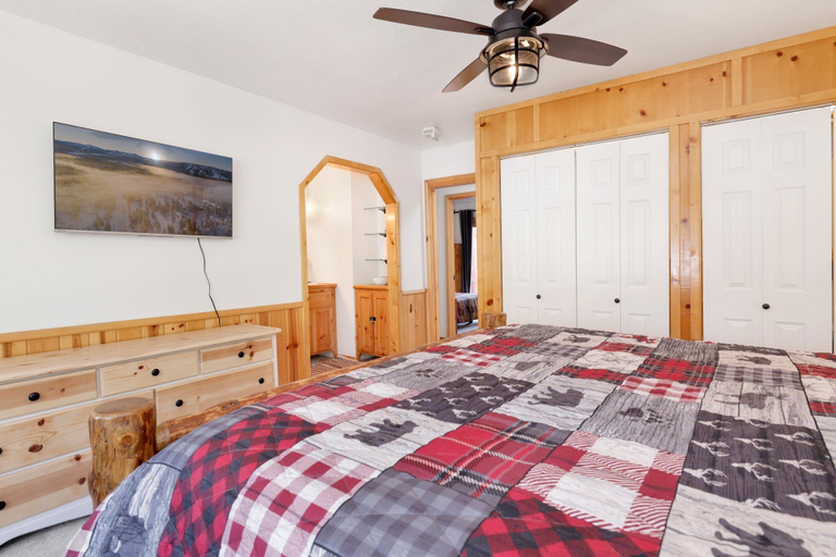 Bedroom 3, THE Alps Lodge #2142, San Bernardino