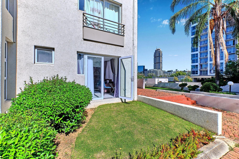 Room 5, One Bed Unit in Prime Sandton- 2139, City of Johannesburg