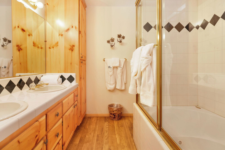 Bathroom 3, Retreat TO FOX Farm #1662, San Bernardino
