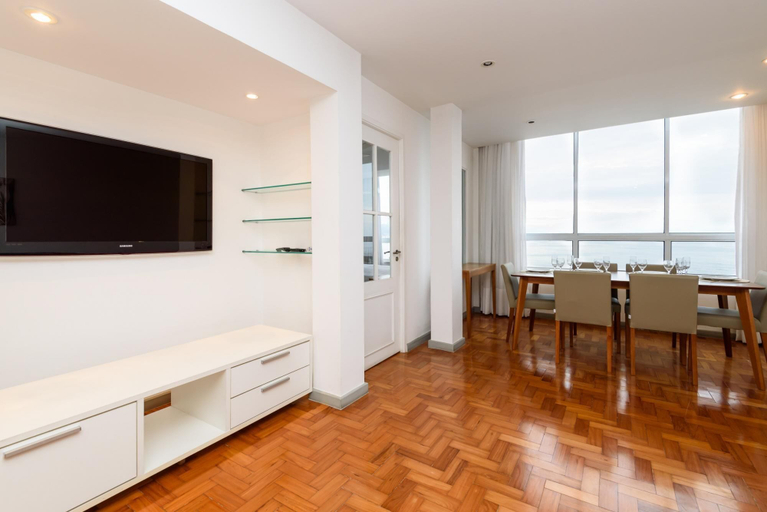 Room 2, View of Copacabana Beach A1103, Rio de Janeiro