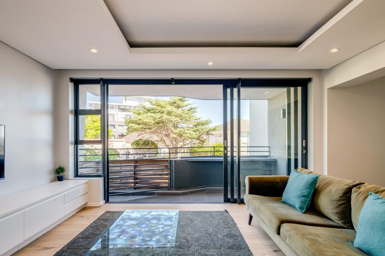 Others 5, Conveniently Located Apartment in Green Point C on S, City of Cape Town