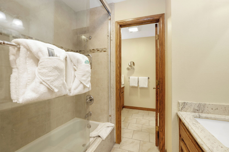 Bathroom 4, Forest Shores Lake View Condo #2250, San Bernardino