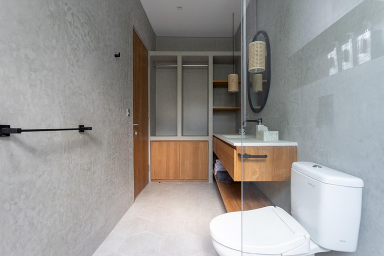 Bathroom 4, Villa Lapis 2 in Canggu, Badung