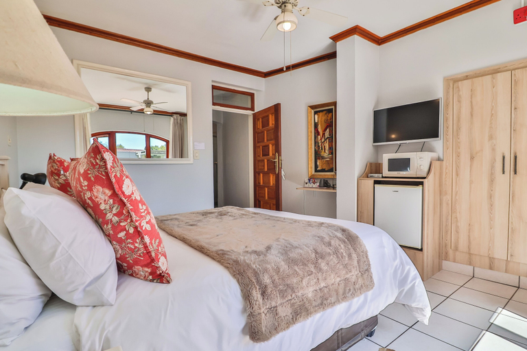 Bedroom 3, Cascade Villa Guesthouse, Gert Sibande