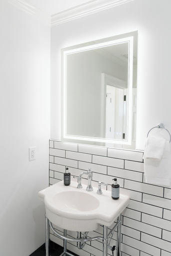 Bathroom 3, The Harvey, Craven