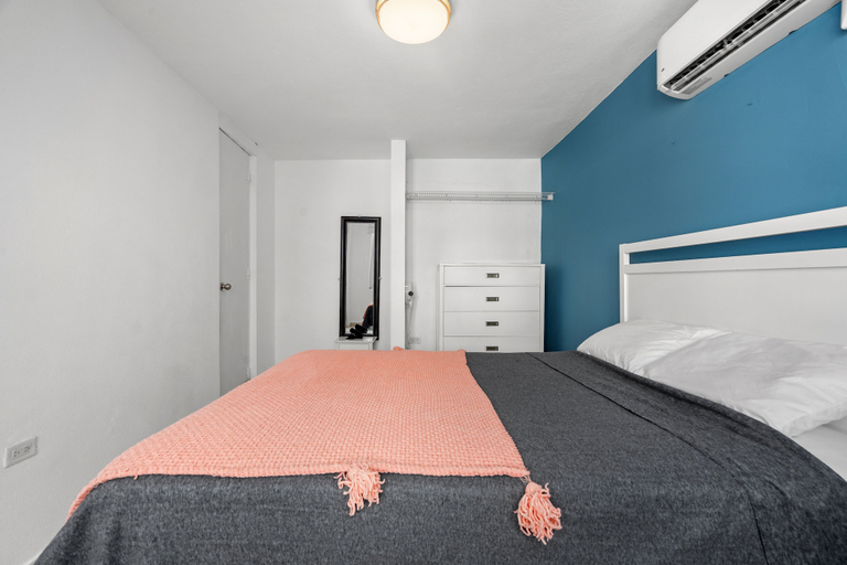 Room 5, Puerto Rico 1 Bed Beach Rental w Pool Otium Rentals